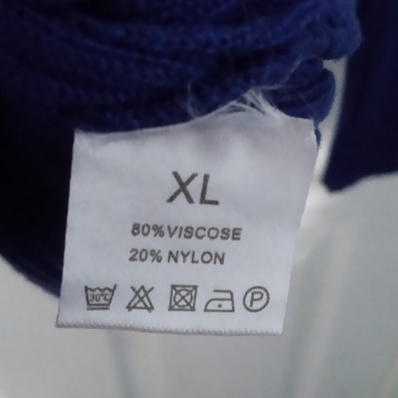 Stylish Blue Turtleneck Sweater - Picture 4 of 6